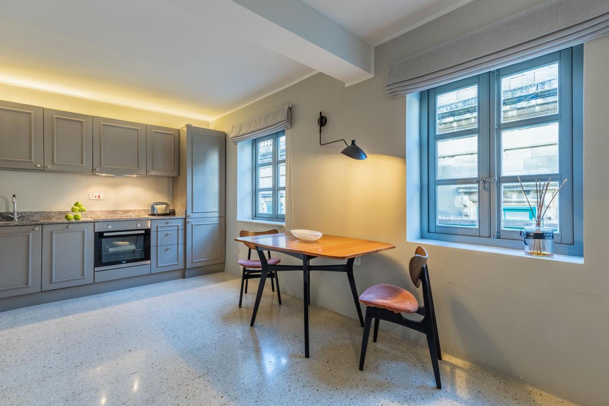 Stylish Retro Suites Флориана Экстерьер фото
